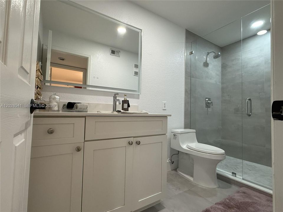 В аренду: $2,300 (1 спален, 1 ванн, 586 Квадратных фут)