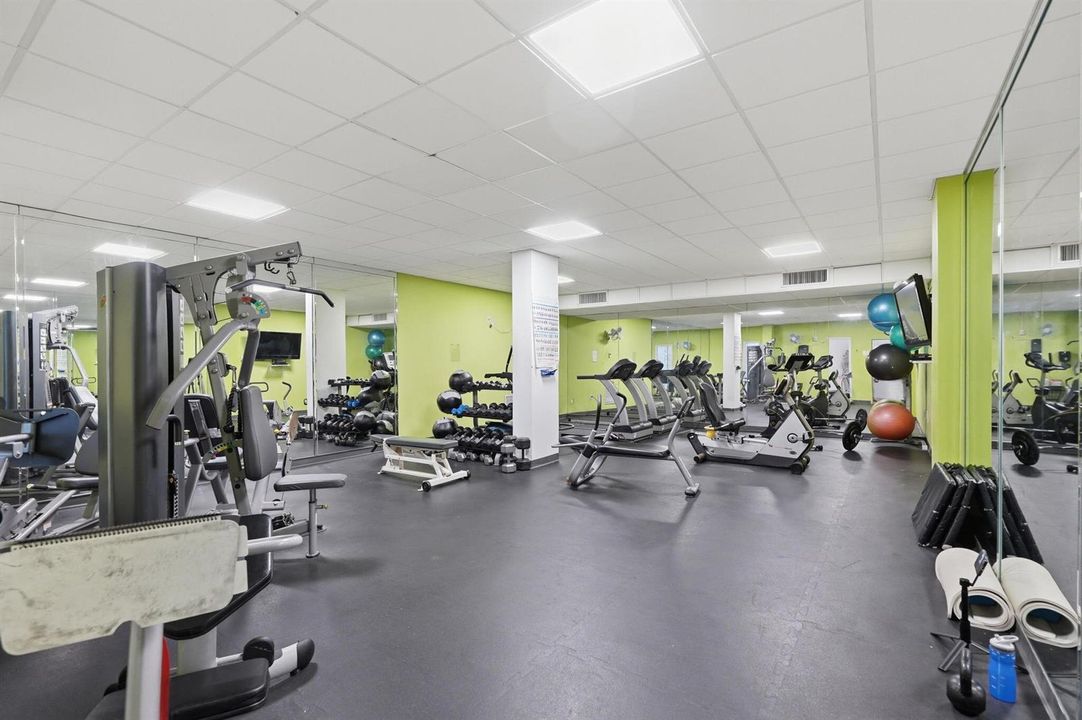 66-web-or-mls-the_patrician_amenities_12