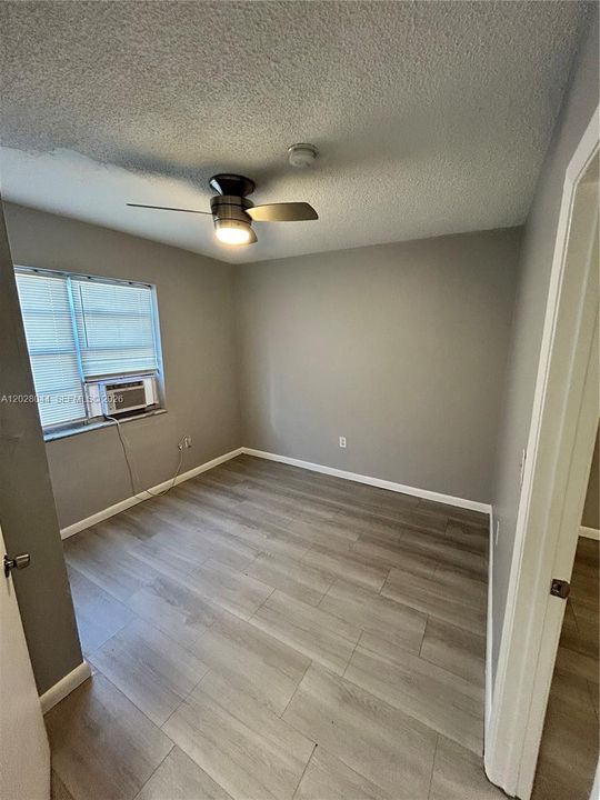 For Rent: $1,300 (1 beds, 1 baths, 600 Square Feet)