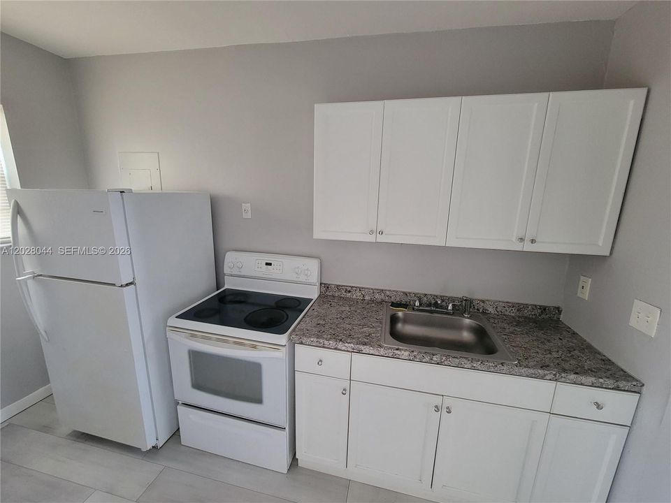 For Rent: $1,300 (1 beds, 1 baths, 600 Square Feet)
