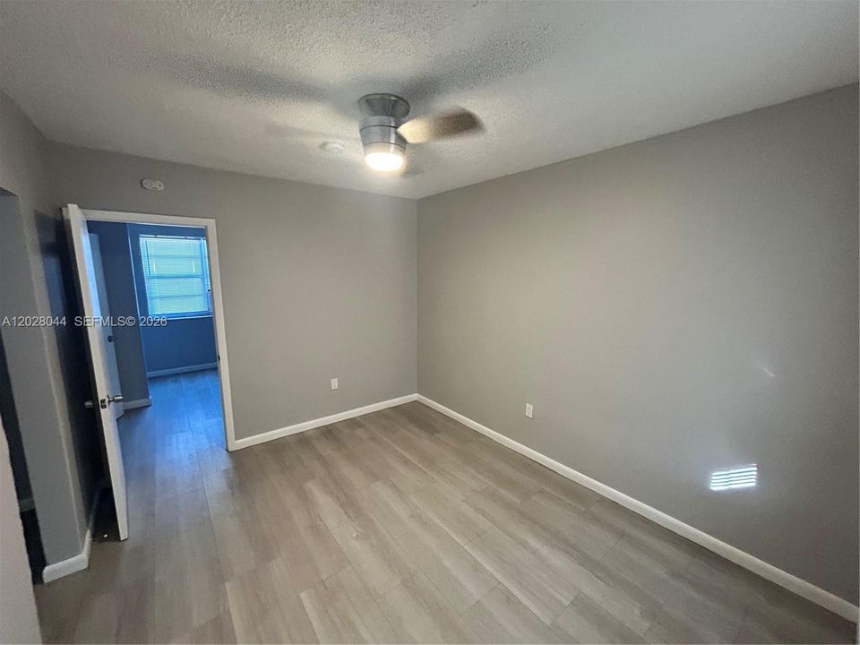 For Rent: $1,300 (1 beds, 1 baths, 600 Square Feet)