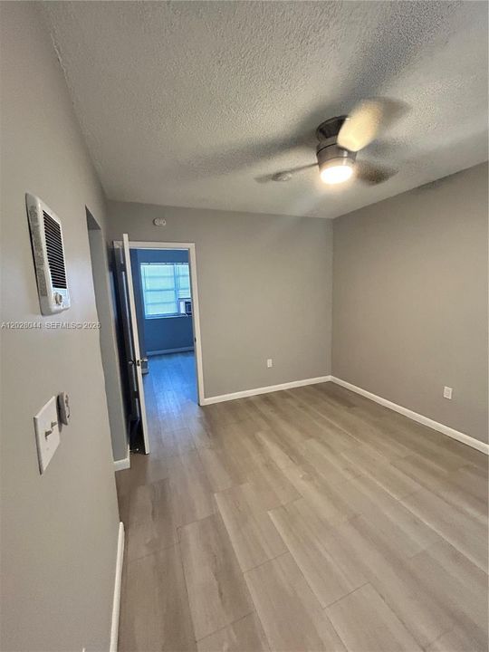 For Rent: $1,300 (1 beds, 1 baths, 600 Square Feet)