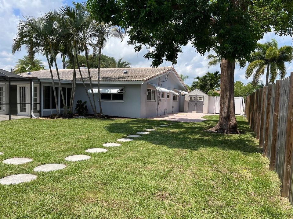 Huge Fenced Yard