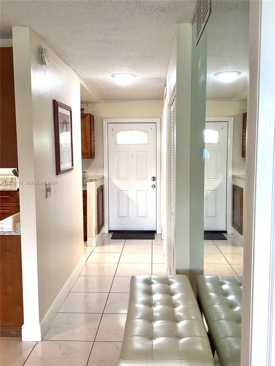 For Sale: $169,999 (1 beds, 1 baths, 800 Square Feet)