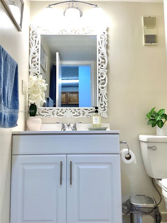 For Sale: $169,999 (1 beds, 1 baths, 800 Square Feet)