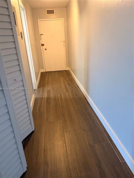 For Rent: $1,600 (0 beds, 1 baths, 460 Square Feet)