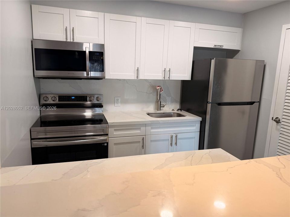 For Rent: $1,600 (0 beds, 1 baths, 460 Square Feet)