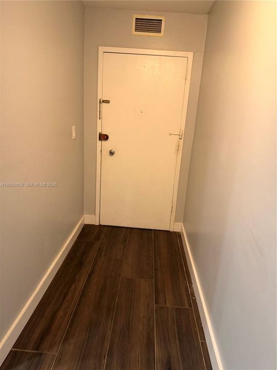 For Rent: $1,600 (0 beds, 1 baths, 460 Square Feet)