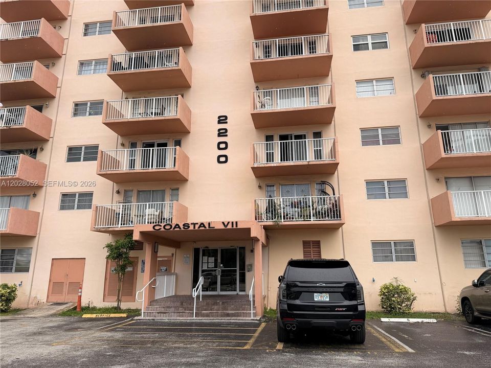 For Rent: $1,600 (0 beds, 1 baths, 460 Square Feet)