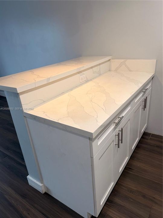 For Rent: $1,600 (0 beds, 1 baths, 460 Square Feet)