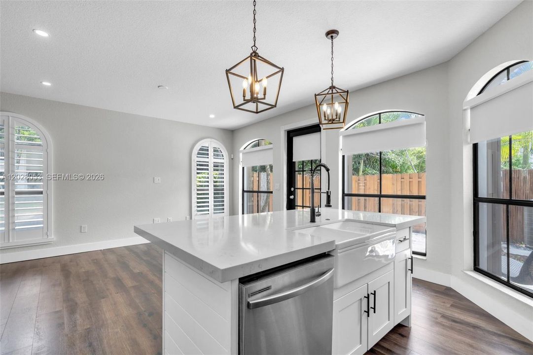 Active With Contract: $645,000 (3 beds, 2 baths, 1854 Square Feet)