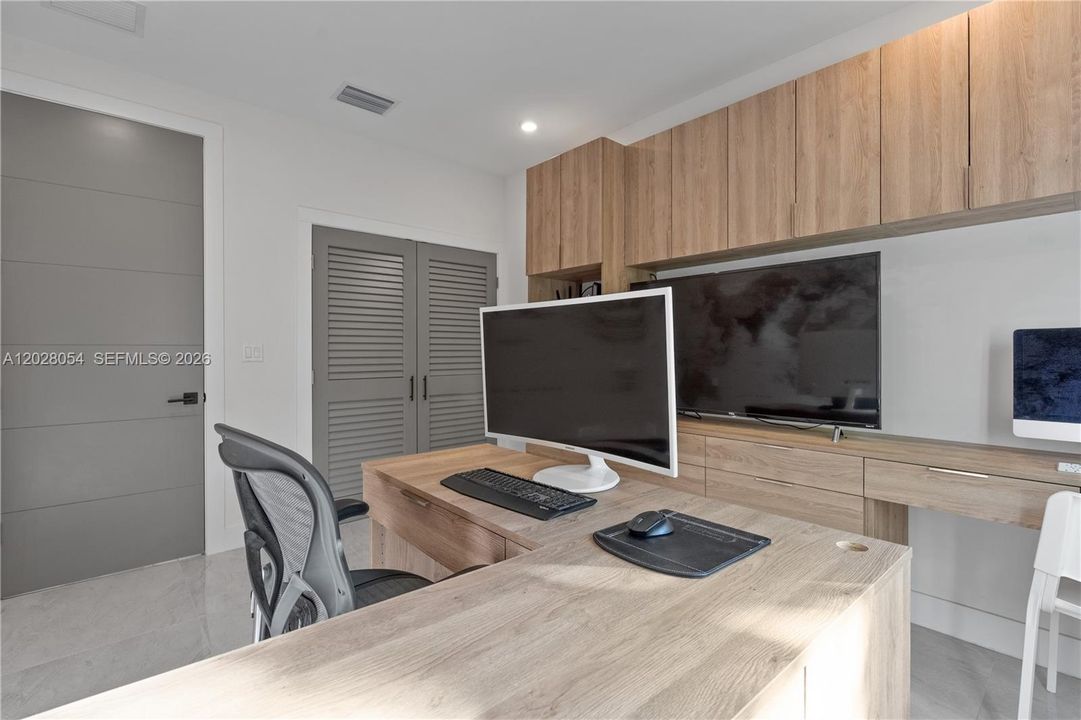 Active With Contract: $2,495,000 (0 beds, 0 baths, 5000 Square Feet)