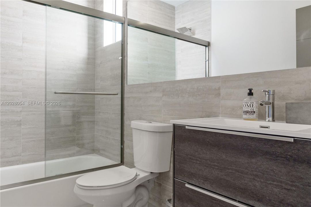 Active With Contract: $2,495,000 (0 beds, 0 baths, 5000 Square Feet)