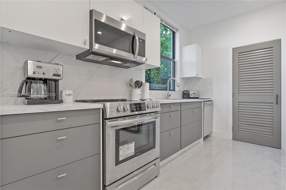 Active With Contract: $2,495,000 (0 beds, 0 baths, 5000 Square Feet)