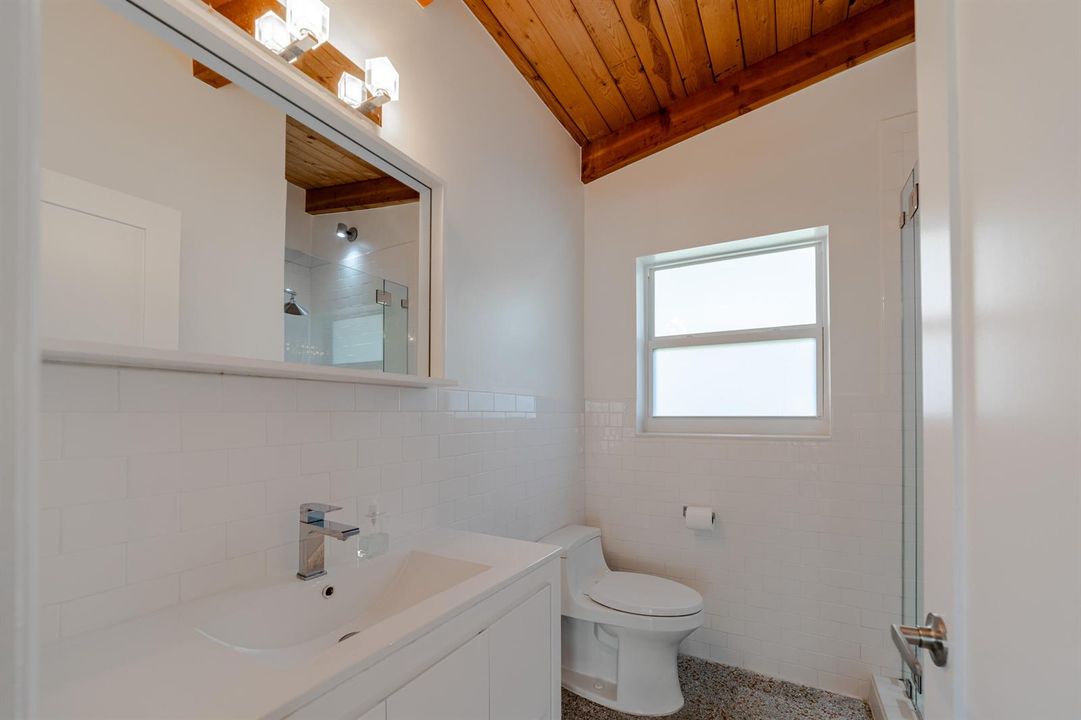 Bathroom1