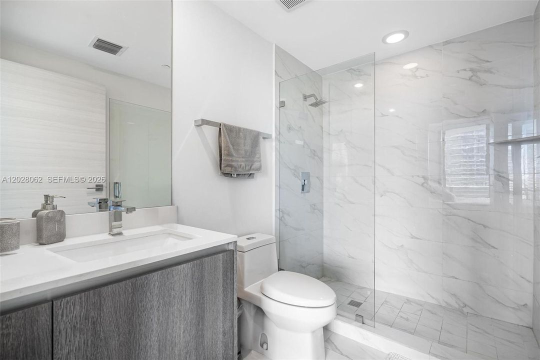 For Rent: $6,400 (2 beds, 2 baths, 1119 Square Feet)