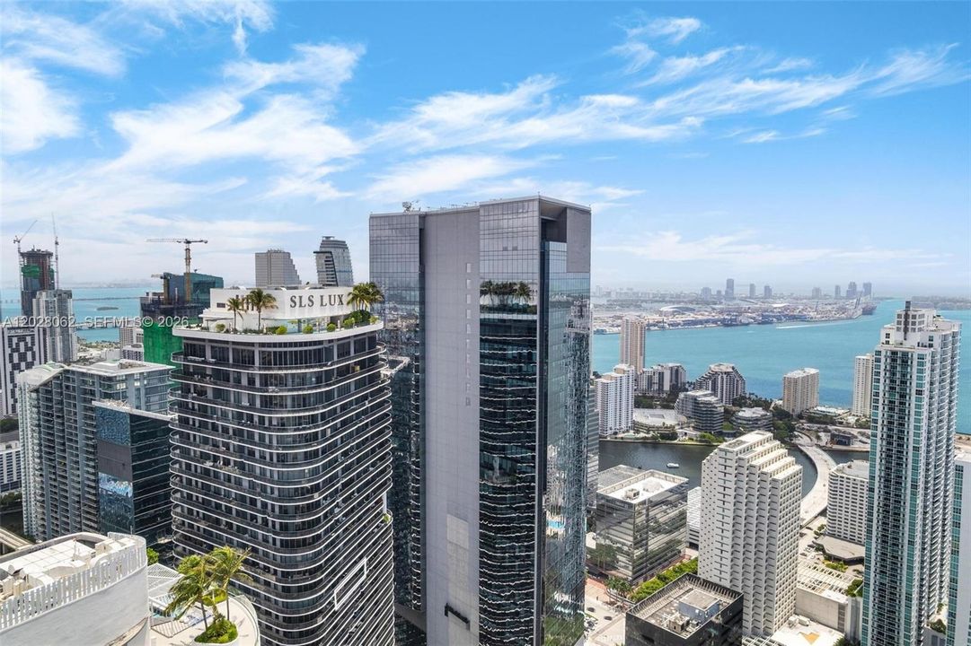For Rent: $6,400 (2 beds, 2 baths, 1119 Square Feet)