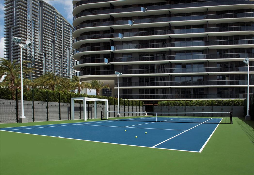 For Rent: $6,400 (2 beds, 2 baths, 1119 Square Feet)