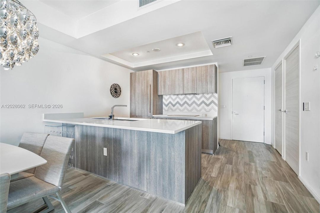 For Rent: $6,400 (2 beds, 2 baths, 1119 Square Feet)
