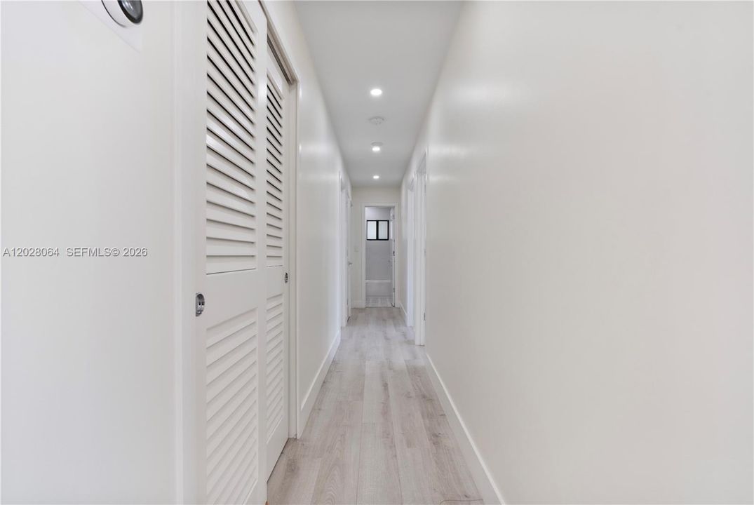 For Rent: $6,500 (4 beds, 2 baths, 1290 Square Feet)