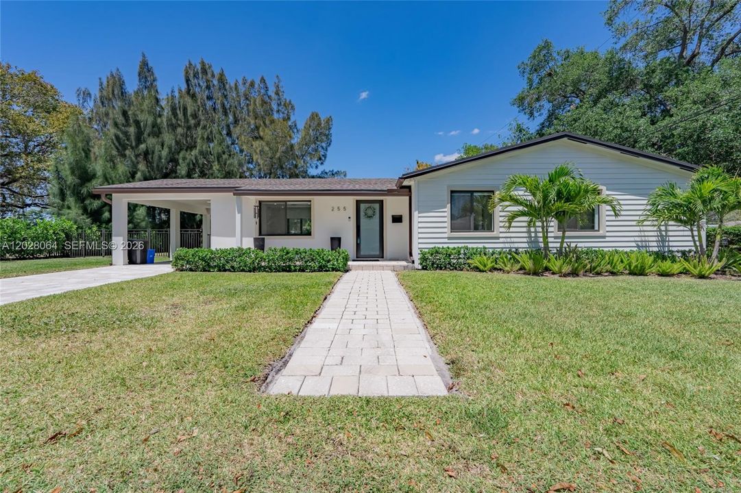 For Rent: $6,500 (4 beds, 2 baths, 1290 Square Feet)