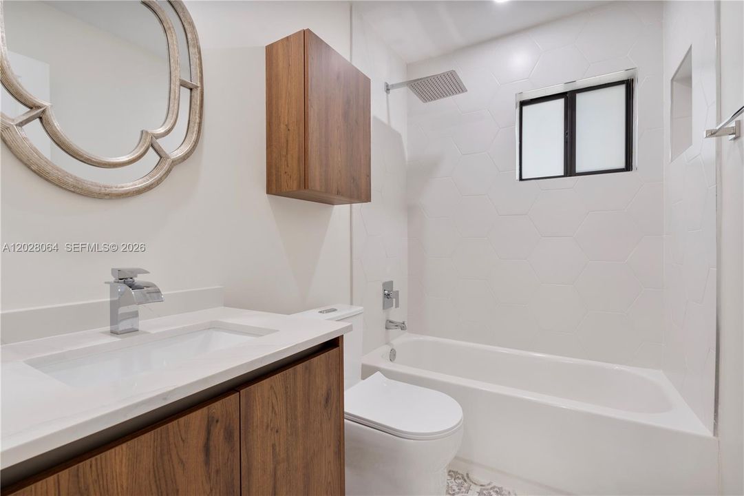 For Rent: $6,500 (4 beds, 2 baths, 1290 Square Feet)