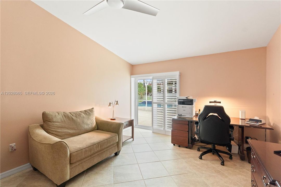 For Sale: $818,000 (3 beds, 2 baths, 1944 Square Feet)