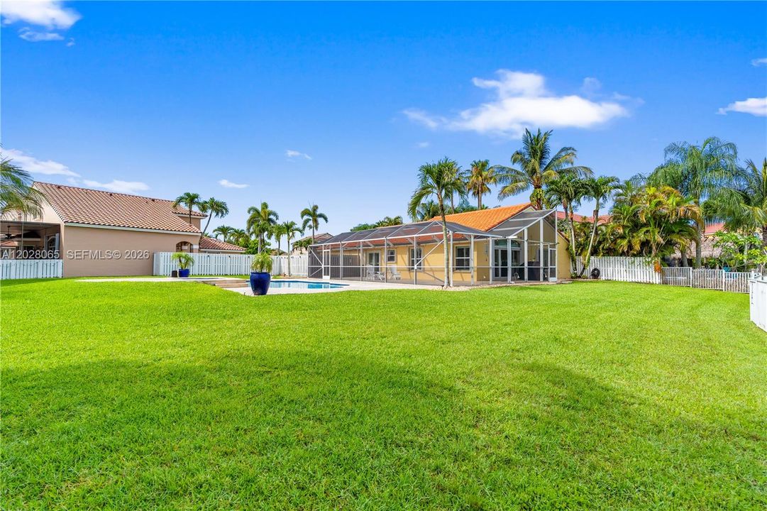 For Sale: $818,000 (3 beds, 2 baths, 1944 Square Feet)