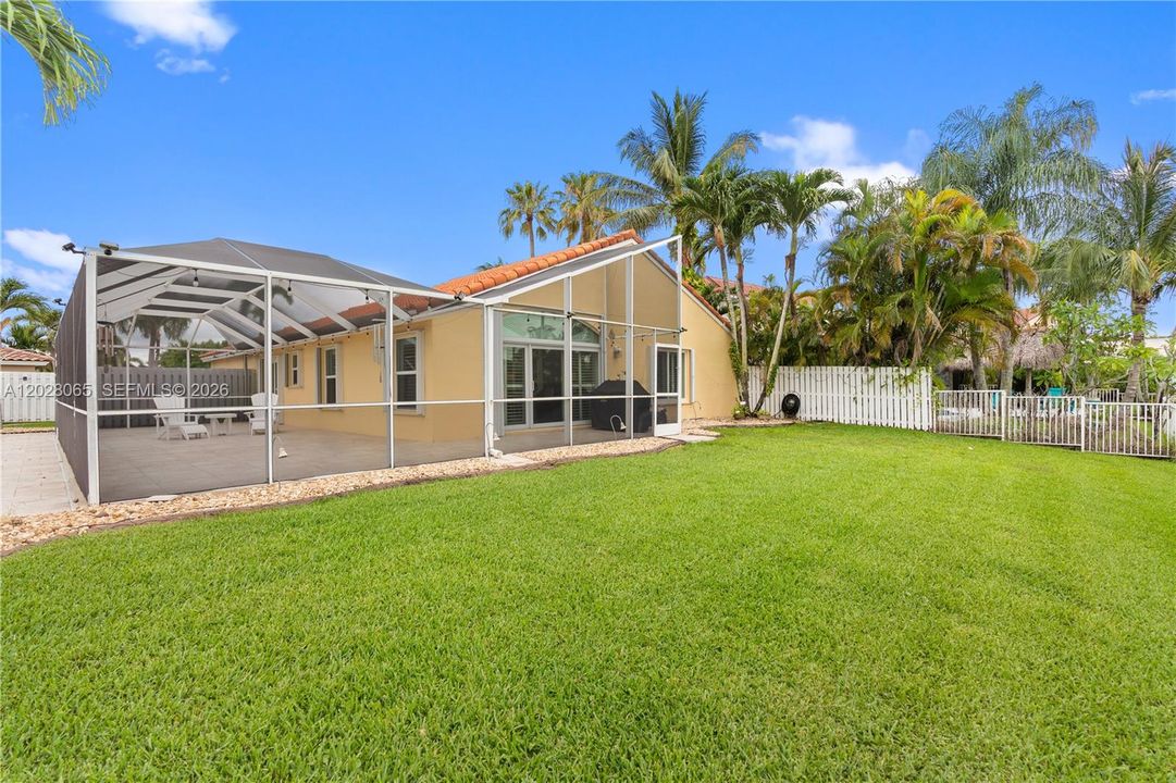 For Sale: $818,000 (3 beds, 2 baths, 1944 Square Feet)