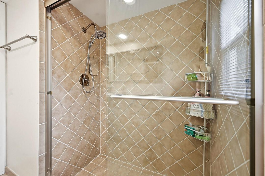 33_bathroom 1