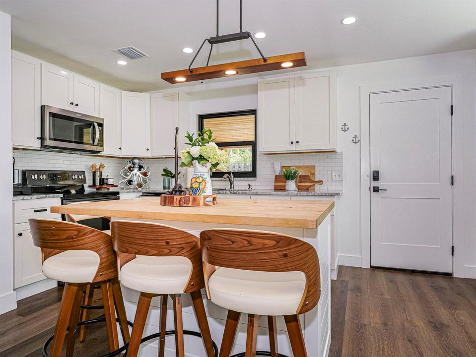 24 Rock Ridge