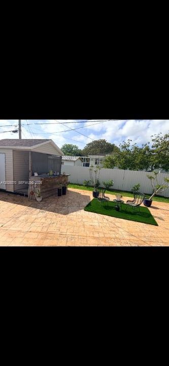 For Rent: $3,399 (3 beds, 1 baths, 1108 Square Feet)