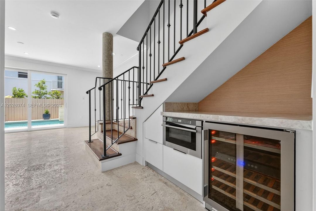 For Rent: $10,000 (3 beds, 2 baths, 2134 Square Feet)