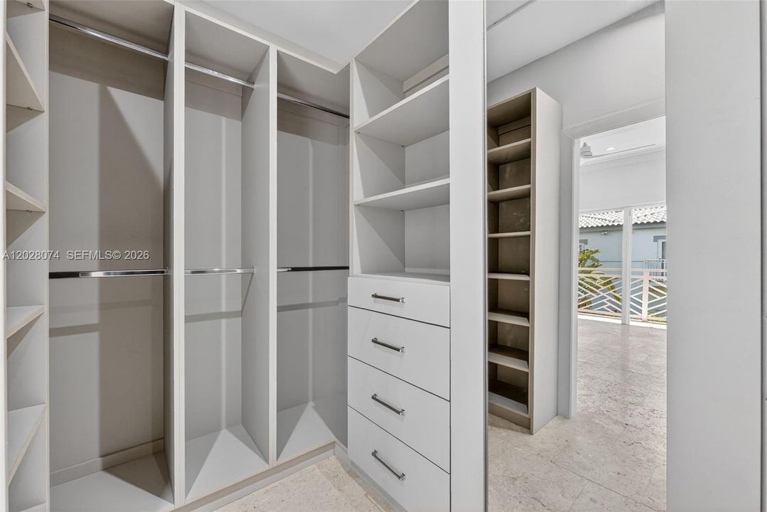 For Rent: $10,000 (3 beds, 2 baths, 2134 Square Feet)