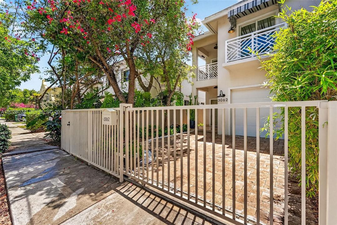 For Rent: $10,000 (3 beds, 2 baths, 2134 Square Feet)