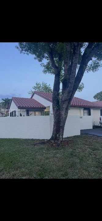 For Rent: $2,950 (2 beds, 2 baths, 1117 Square Feet)