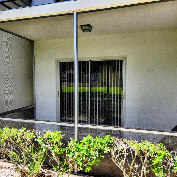 Screened & Covered Patio
