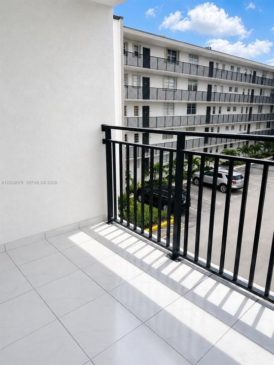 For Rent: $2,000 (2 beds, 2 baths, 1135 Square Feet)