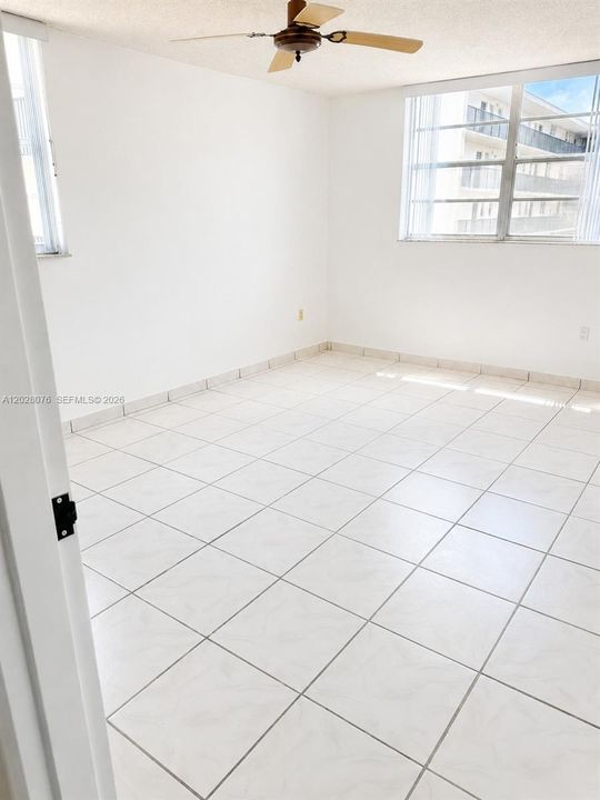 For Rent: $2,000 (2 beds, 2 baths, 1135 Square Feet)