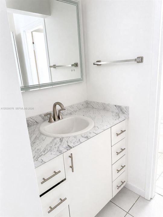 For Rent: $2,000 (2 beds, 2 baths, 1135 Square Feet)