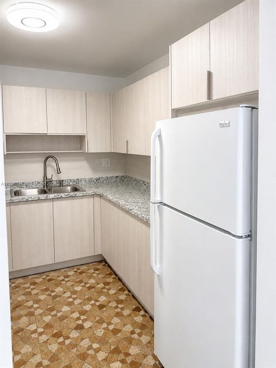For Rent: $2,000 (2 beds, 2 baths, 1135 Square Feet)