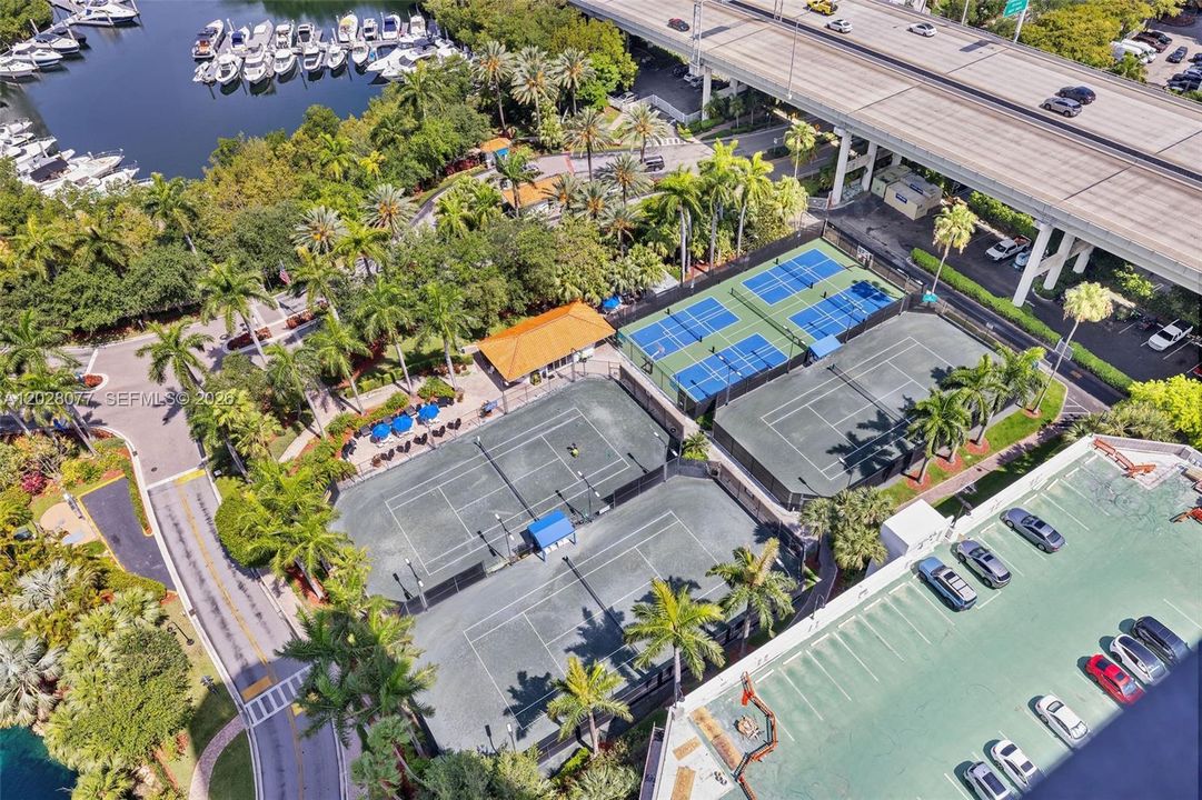 For Sale: $649,000 (2 beds, 2 baths, 1403 Square Feet)