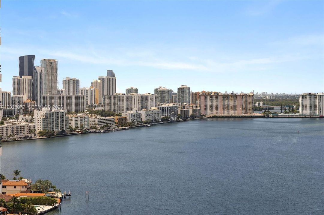 For Sale: $649,000 (2 beds, 2 baths, 1403 Square Feet)