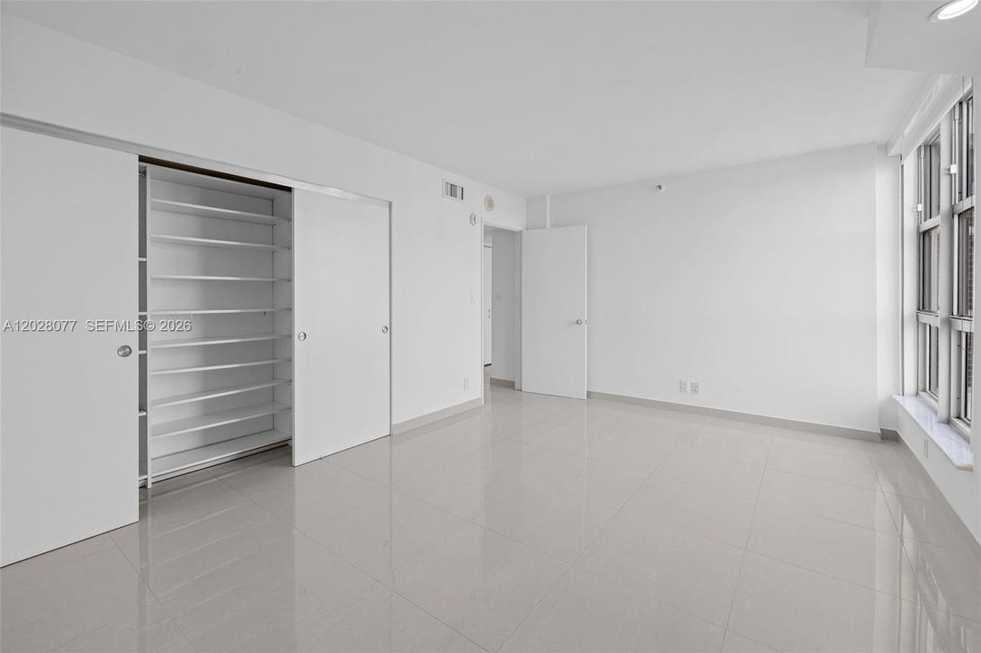 For Sale: $649,000 (2 beds, 2 baths, 1403 Square Feet)