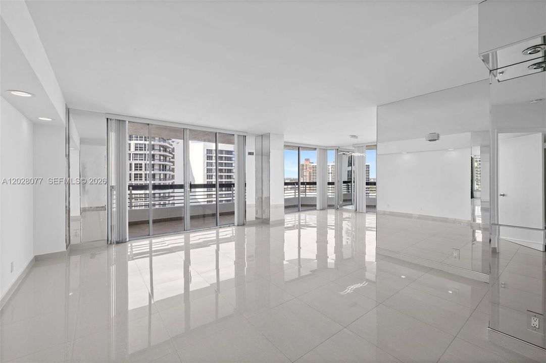 For Sale: $649,000 (2 beds, 2 baths, 1403 Square Feet)