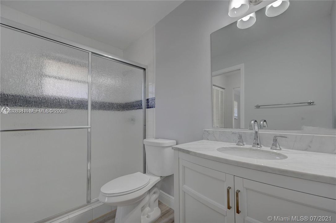 В аренду: $3,095 (3 спален, 2 ванн, 1317 Квадратных фут)