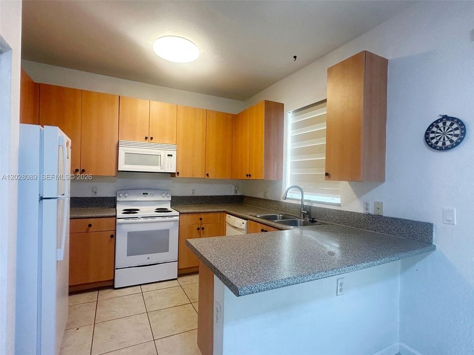 En Renta: $2,400 (3 camas, 2 baños, 1564 Pies cuadrados)