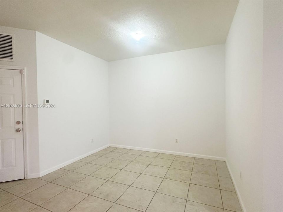 En Renta: $2,400 (3 camas, 2 baños, 1564 Pies cuadrados)