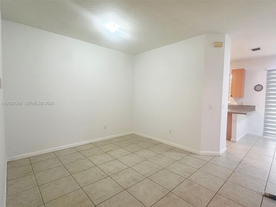 En Renta: $2,400 (3 camas, 2 baños, 1564 Pies cuadrados)