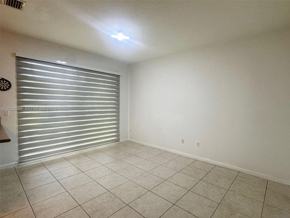 En Renta: $2,400 (3 camas, 2 baños, 1564 Pies cuadrados)